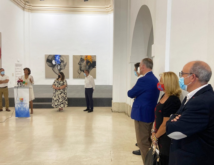 Opening visit La alegría de pintar by Olga Sinclair